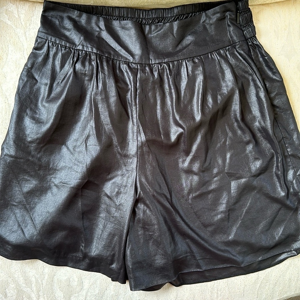 AX‎ ARMANI  EXCHANGE SHEEN BLACK SILKY PLEATED SHORTS​​​